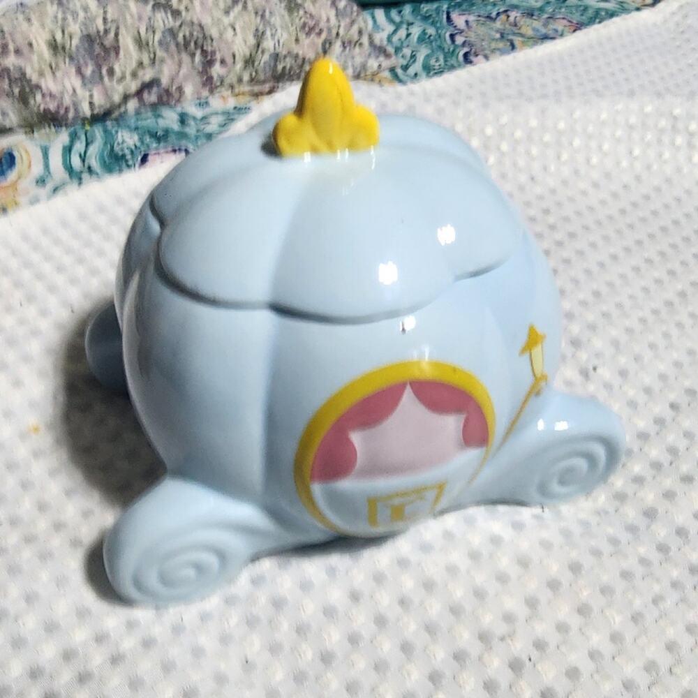DISNEY EUC RAE DUNN COLOBORATION CINDERELLA COACH COOKIE JAR - Picture 3 of 12